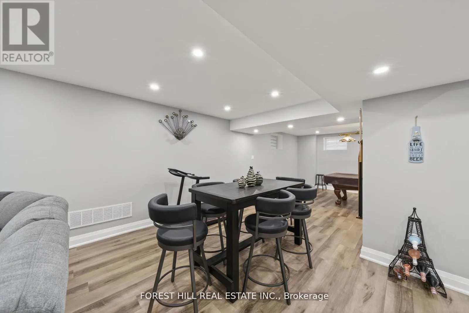 37 RUGMAN CRESCENT