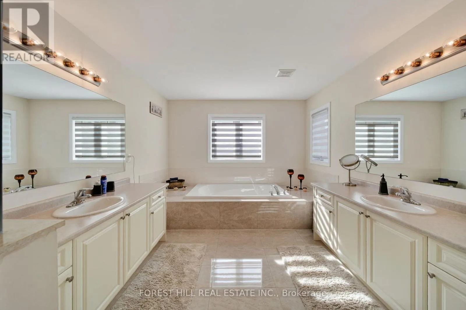 37 RUGMAN CRESCENT