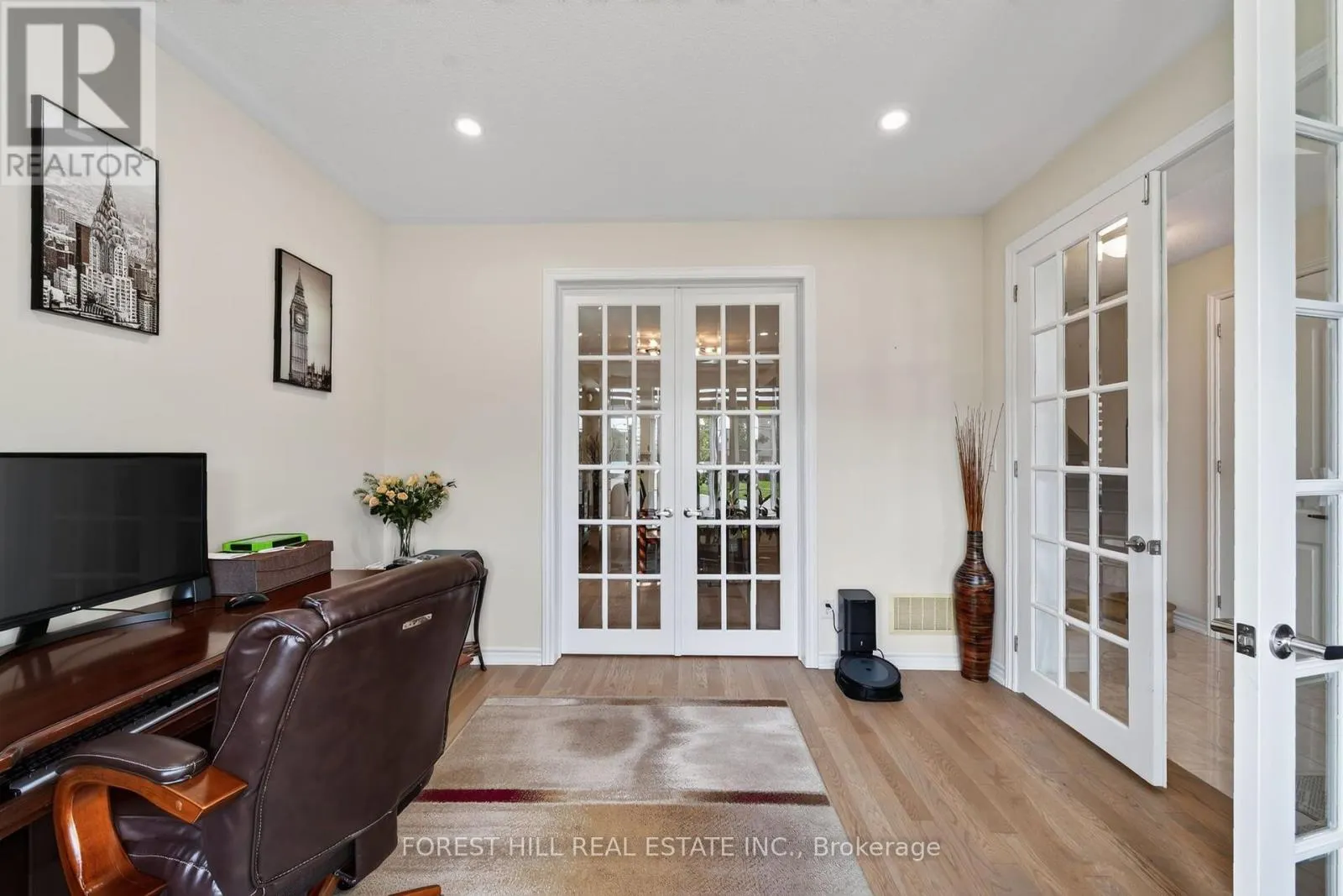 37 RUGMAN CRESCENT