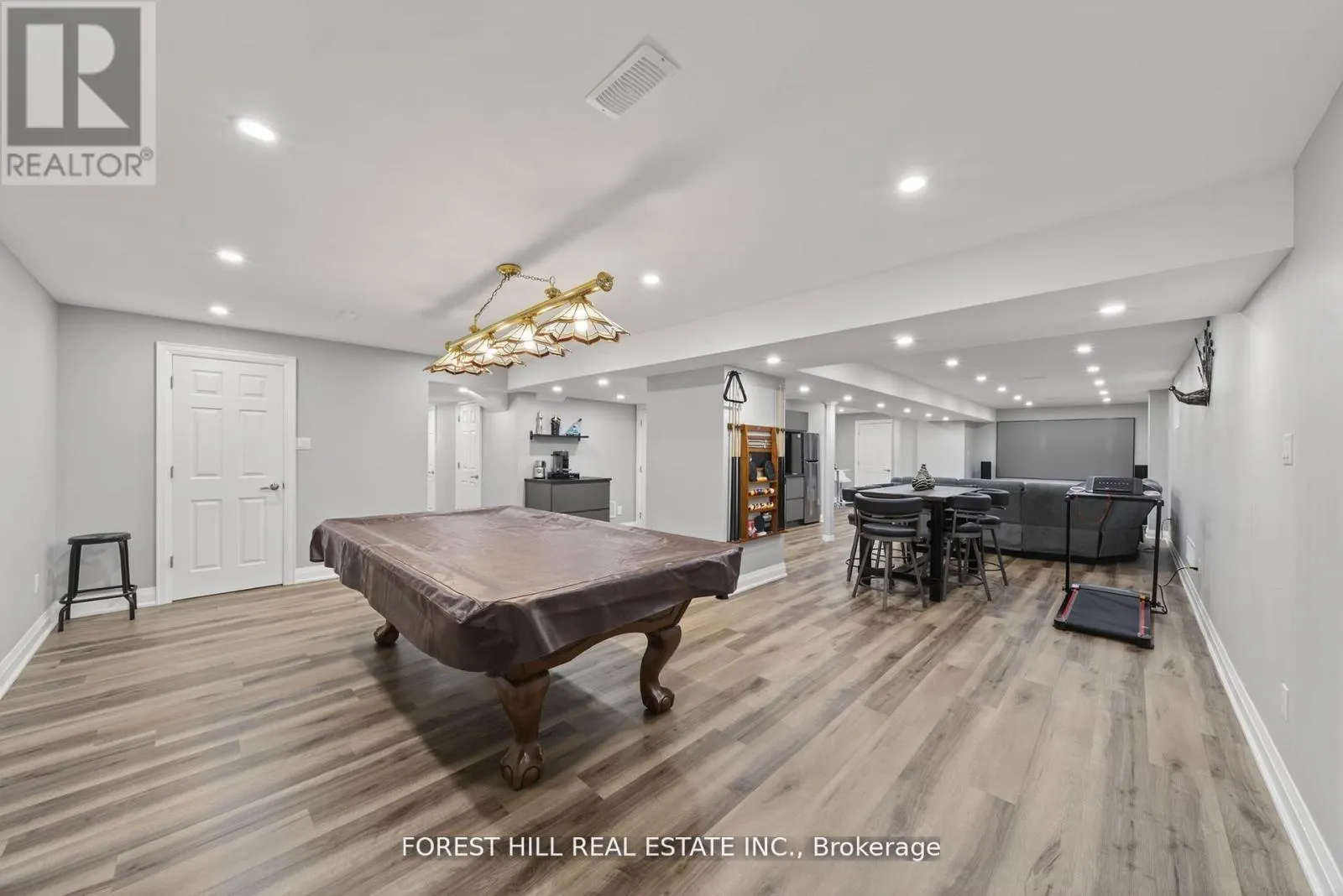 37 RUGMAN CRESCENT