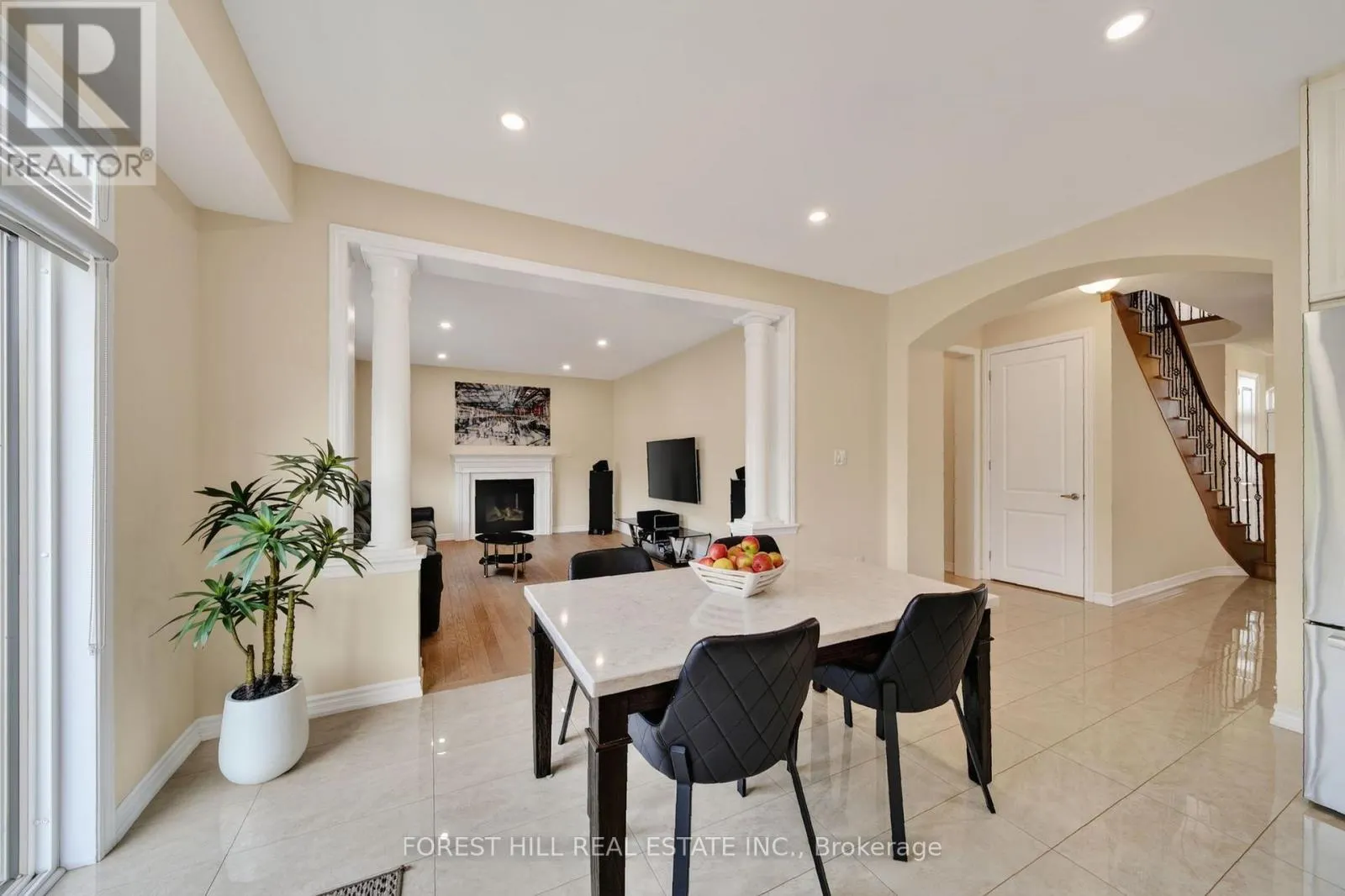 37 RUGMAN CRESCENT