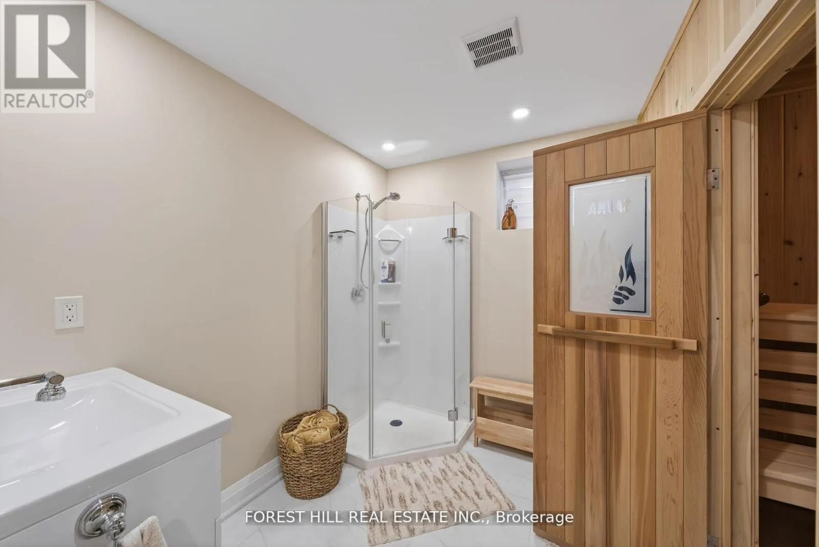 37 RUGMAN CRESCENT