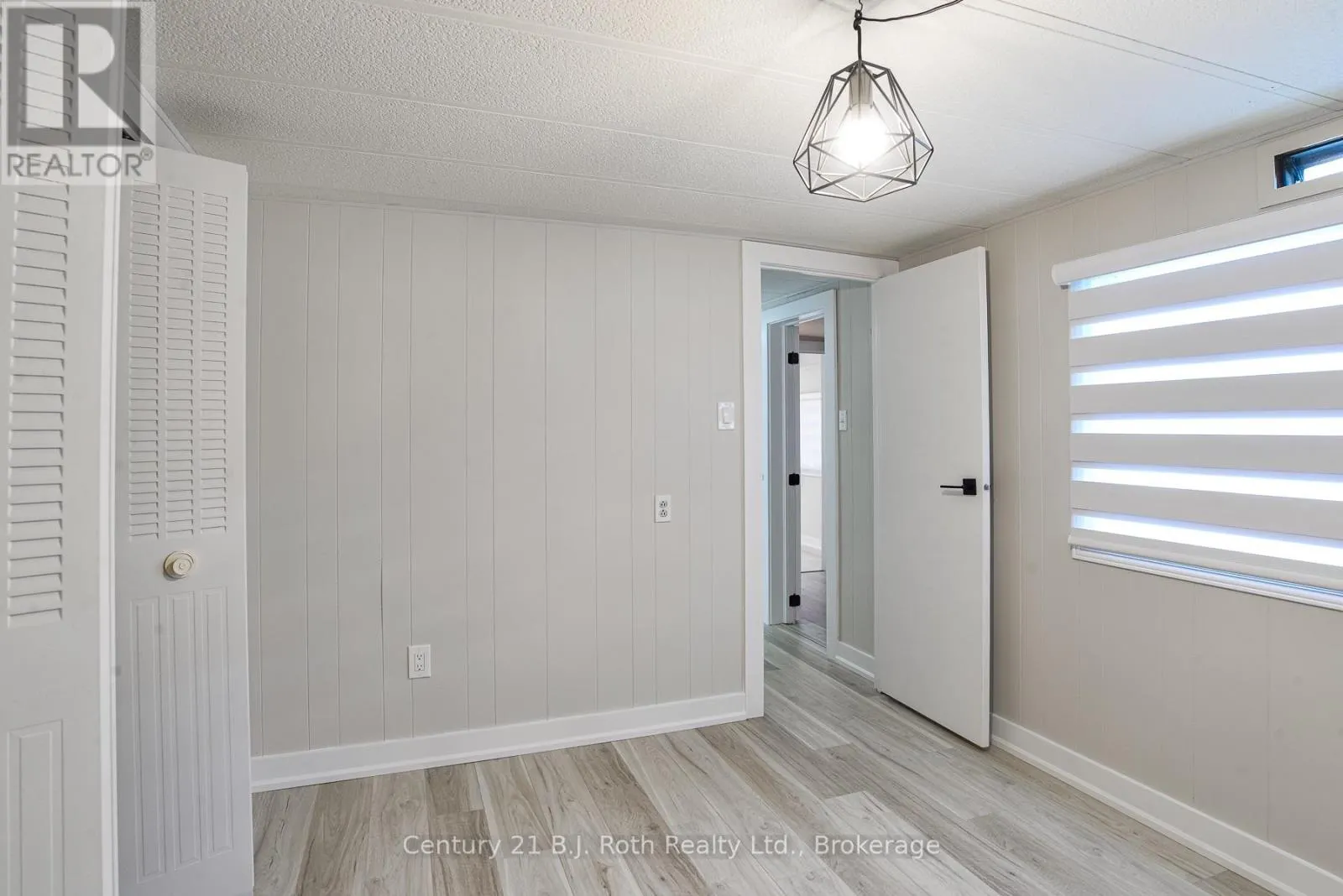 33 - 580 WEST STREET S #33