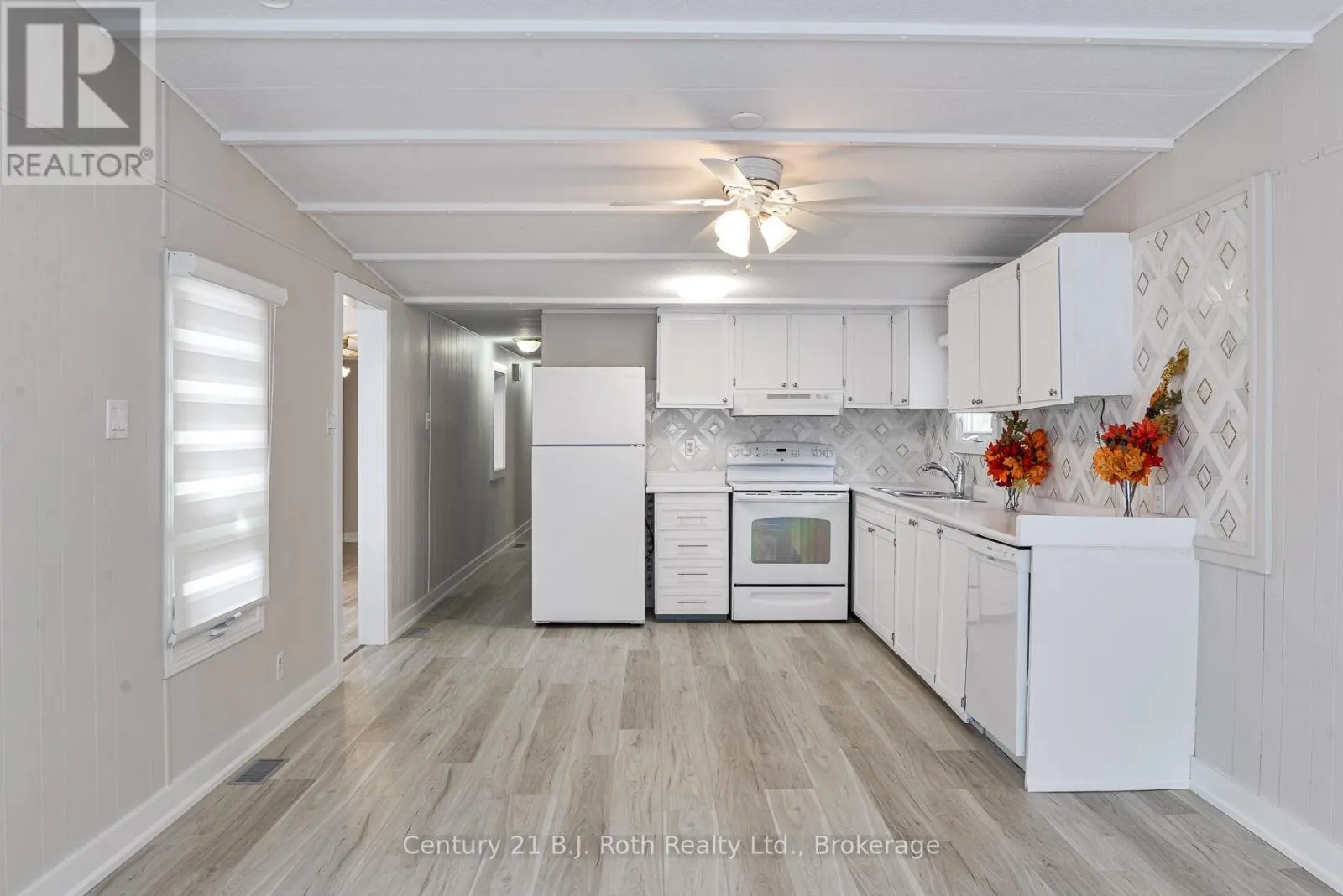 33 - 580 WEST STREET S #33
