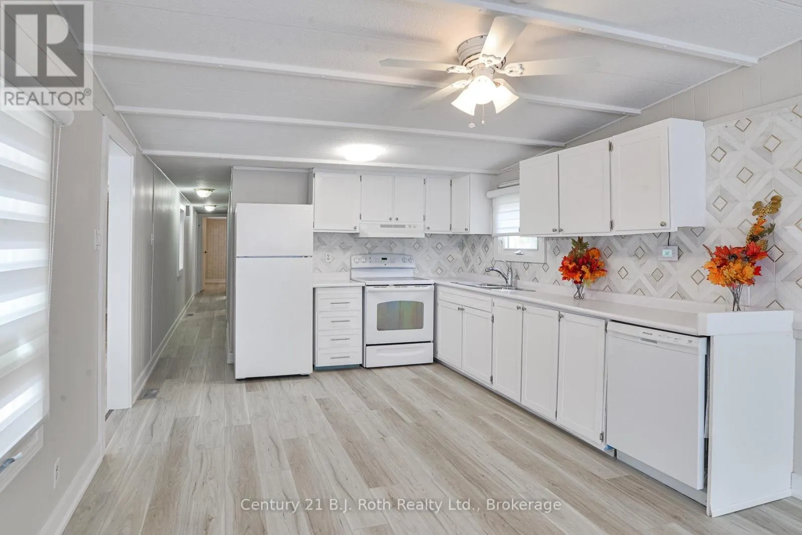 33 - 580 WEST STREET S #33