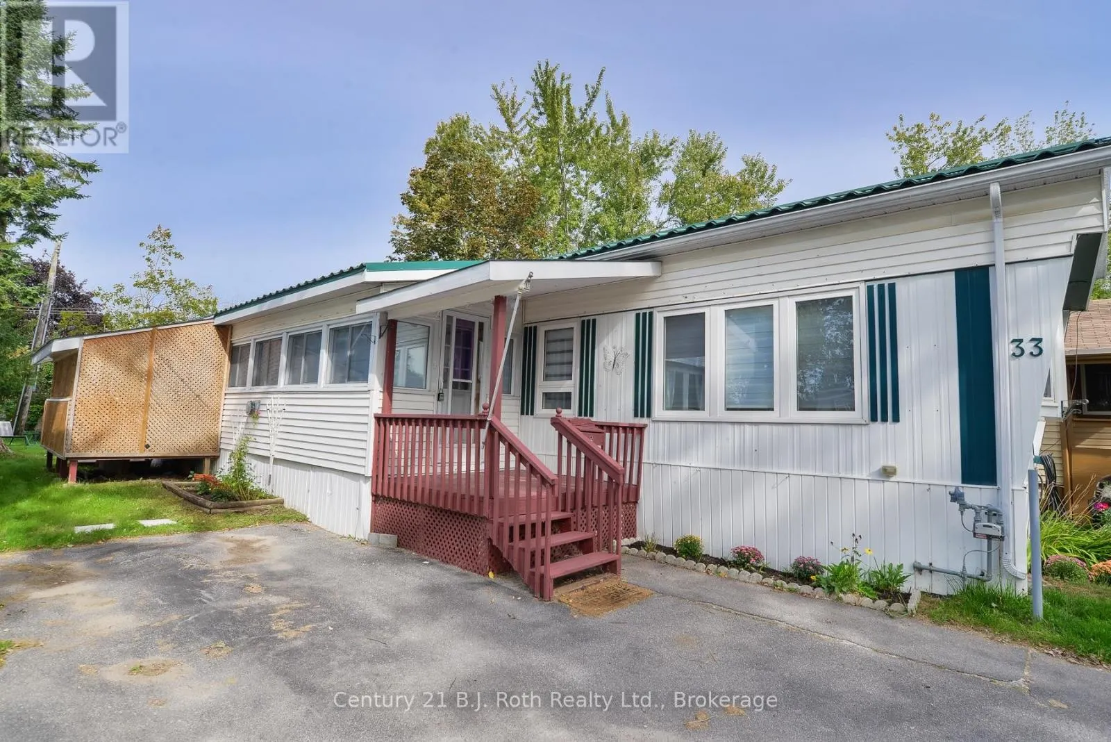 33 - 580 WEST STREET S #33