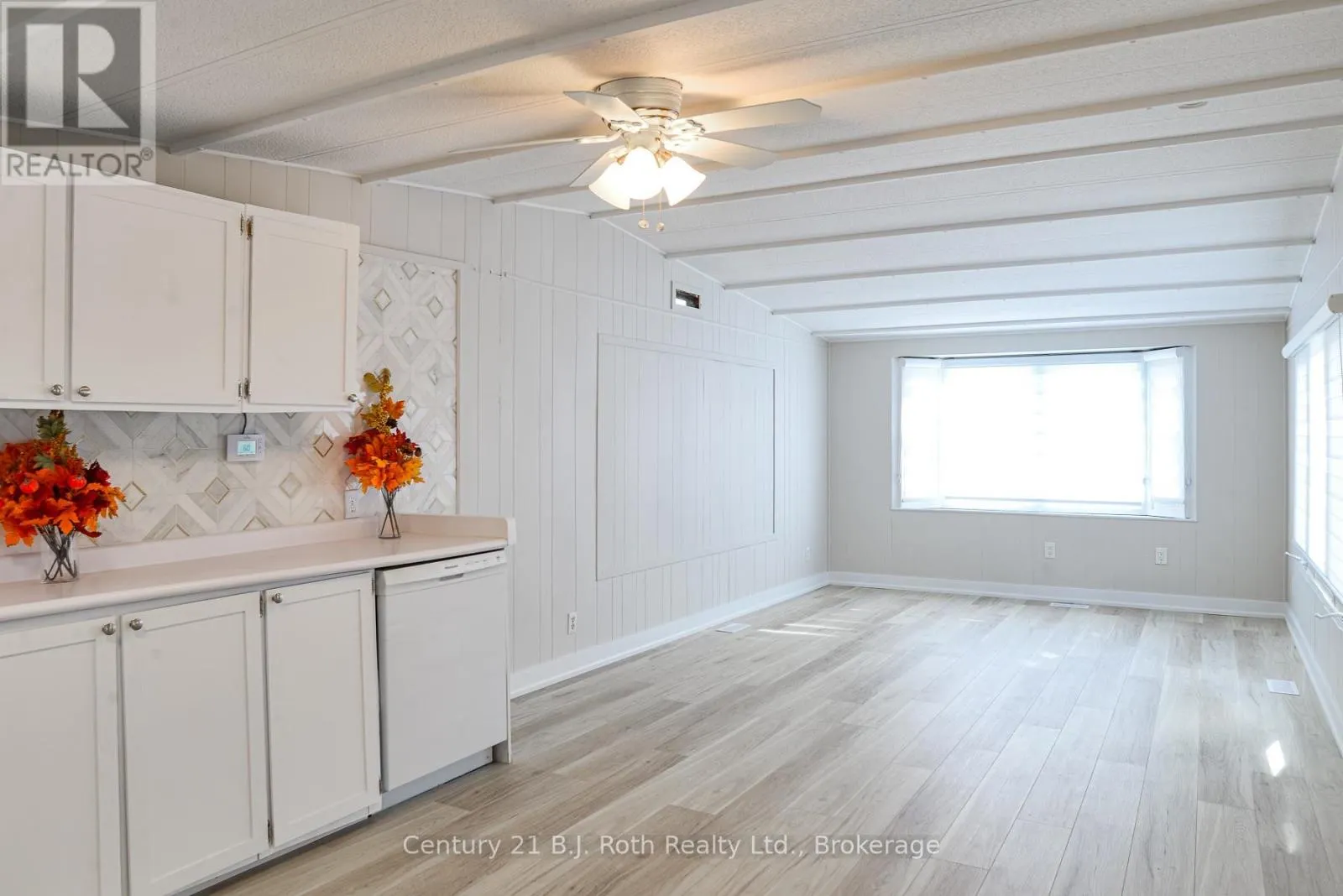 33 - 580 WEST STREET S #33