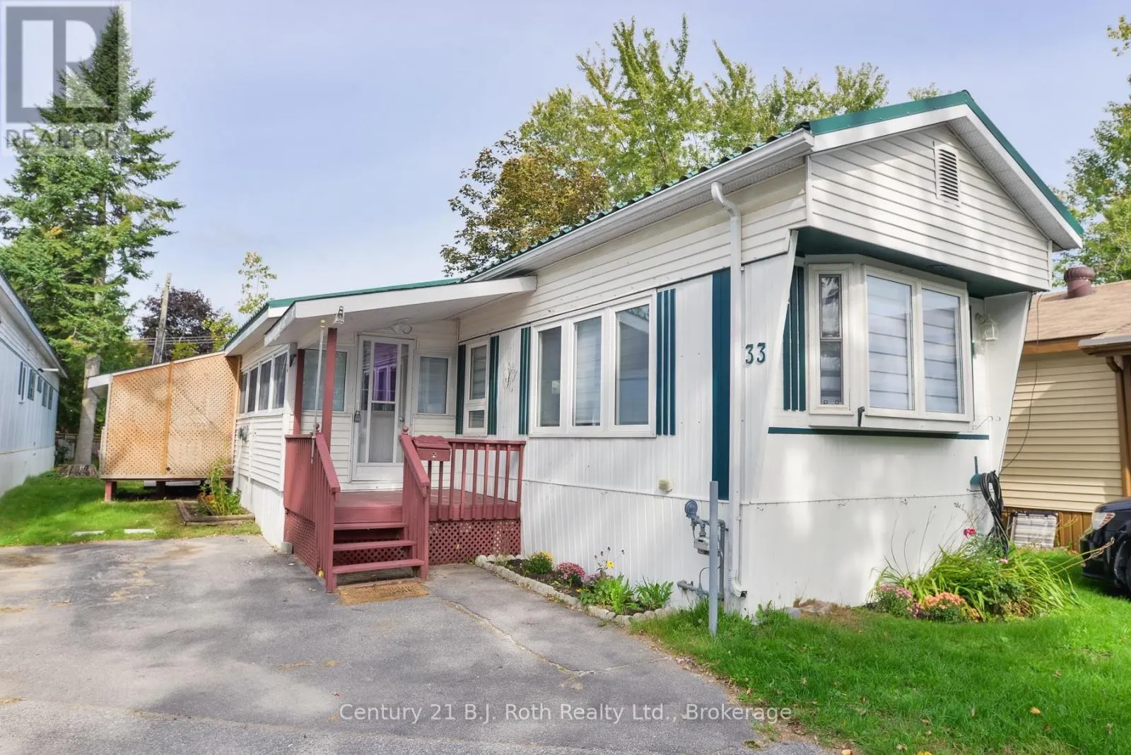 33 - 580 WEST STREET S #33