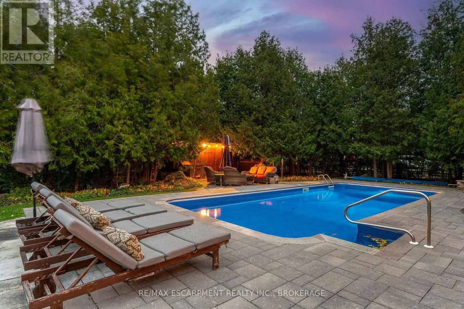 4 BUCKINGHAM BOULEVARD