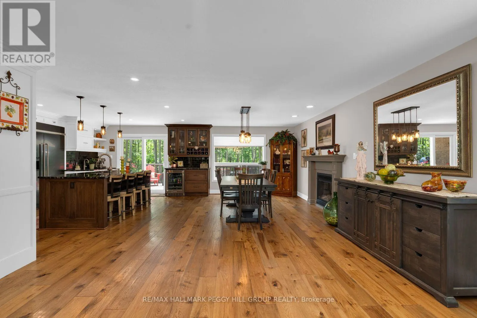 6 MAPLEHILL DRIVE