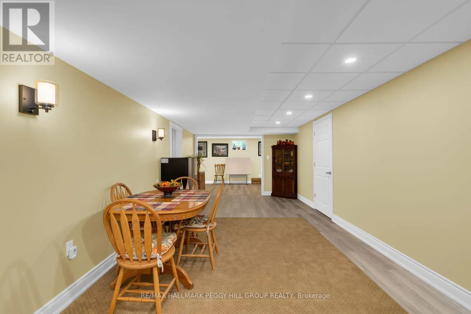 6 MAPLEHILL DRIVE