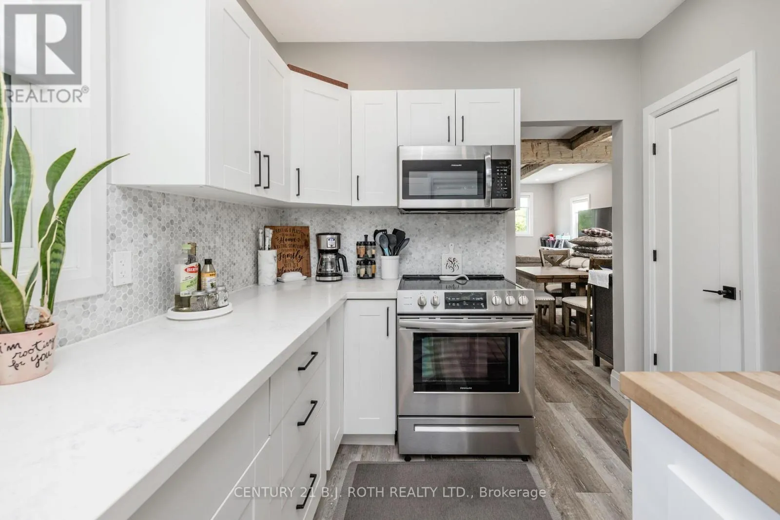 528 FIRST AVENUE