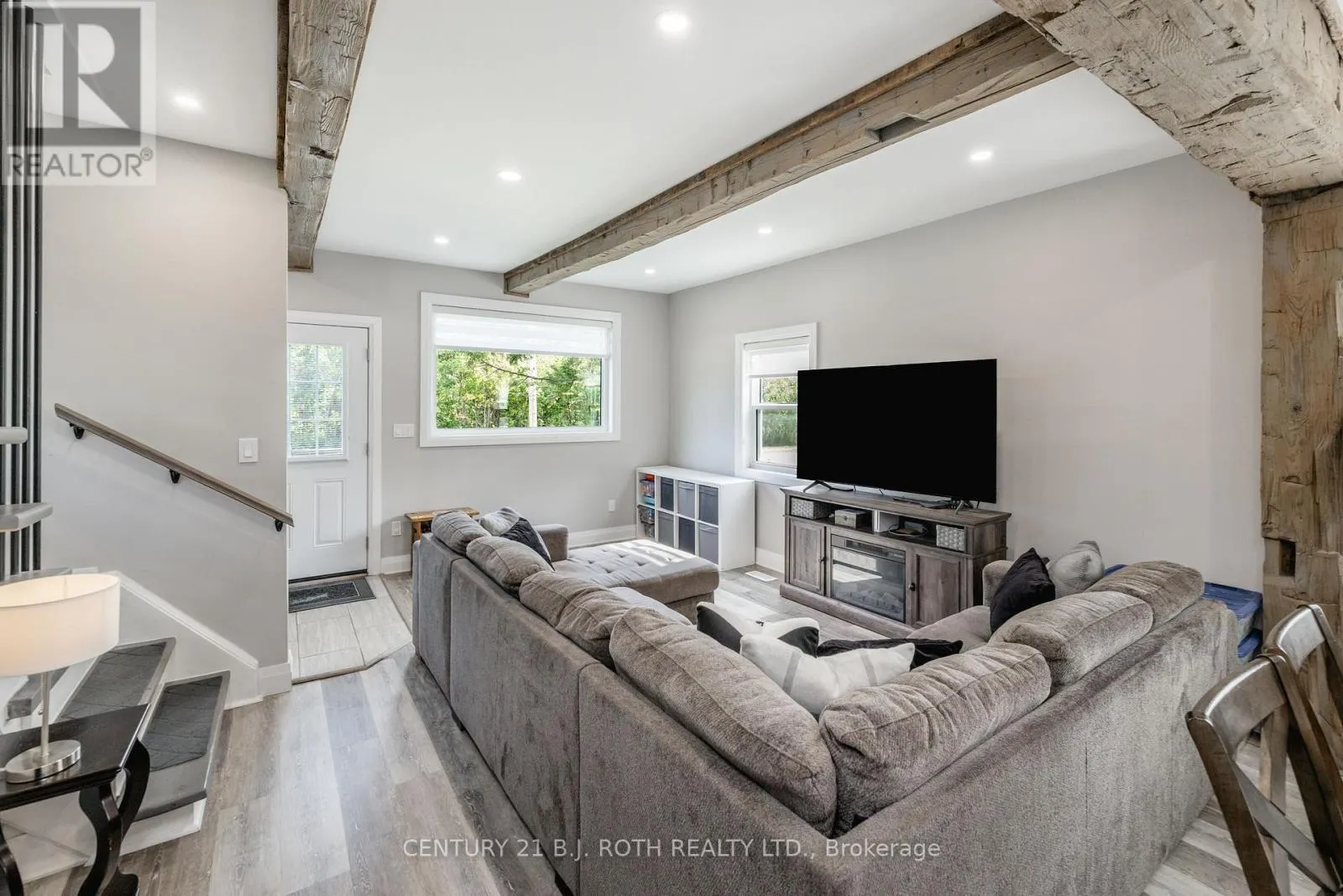 528 FIRST AVENUE