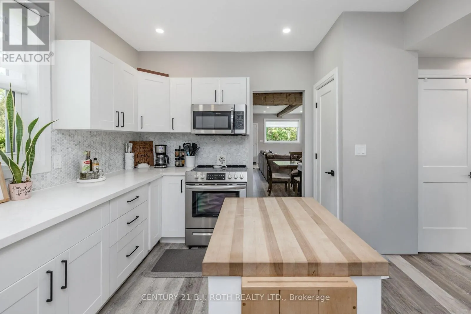 528 FIRST AVENUE
