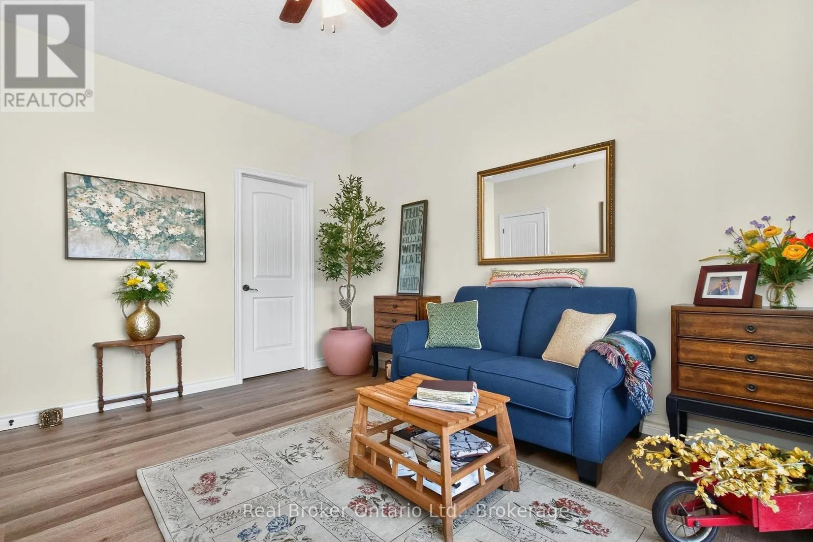 438 SHEWFELT CRESCENT