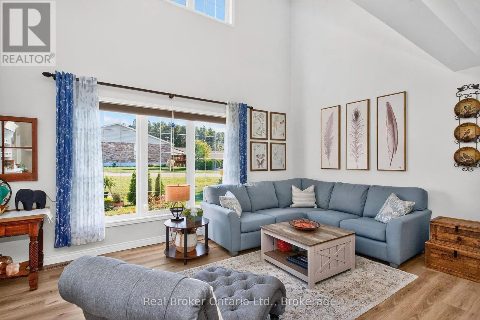438 SHEWFELT CRESCENT