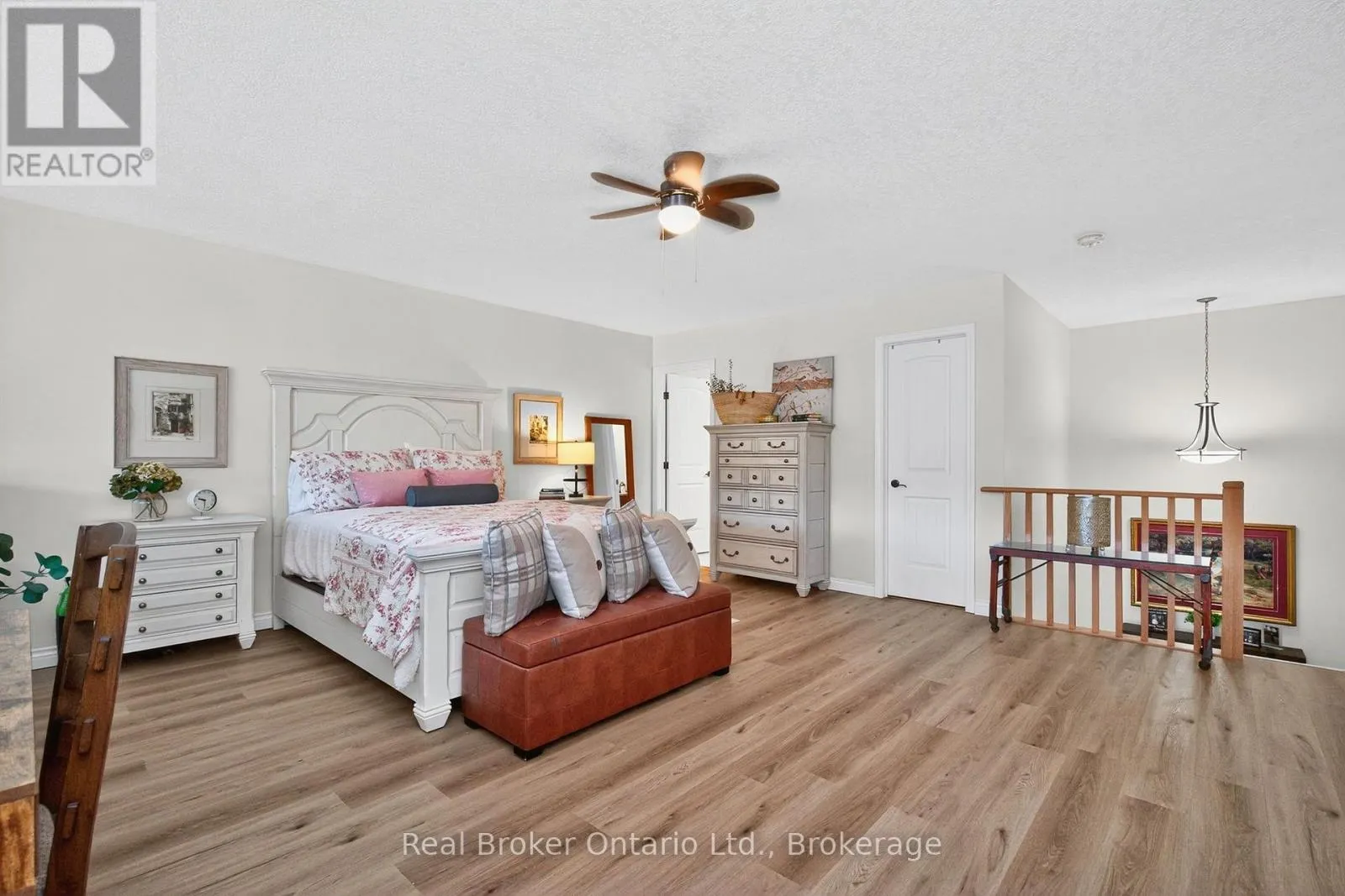 438 SHEWFELT CRESCENT