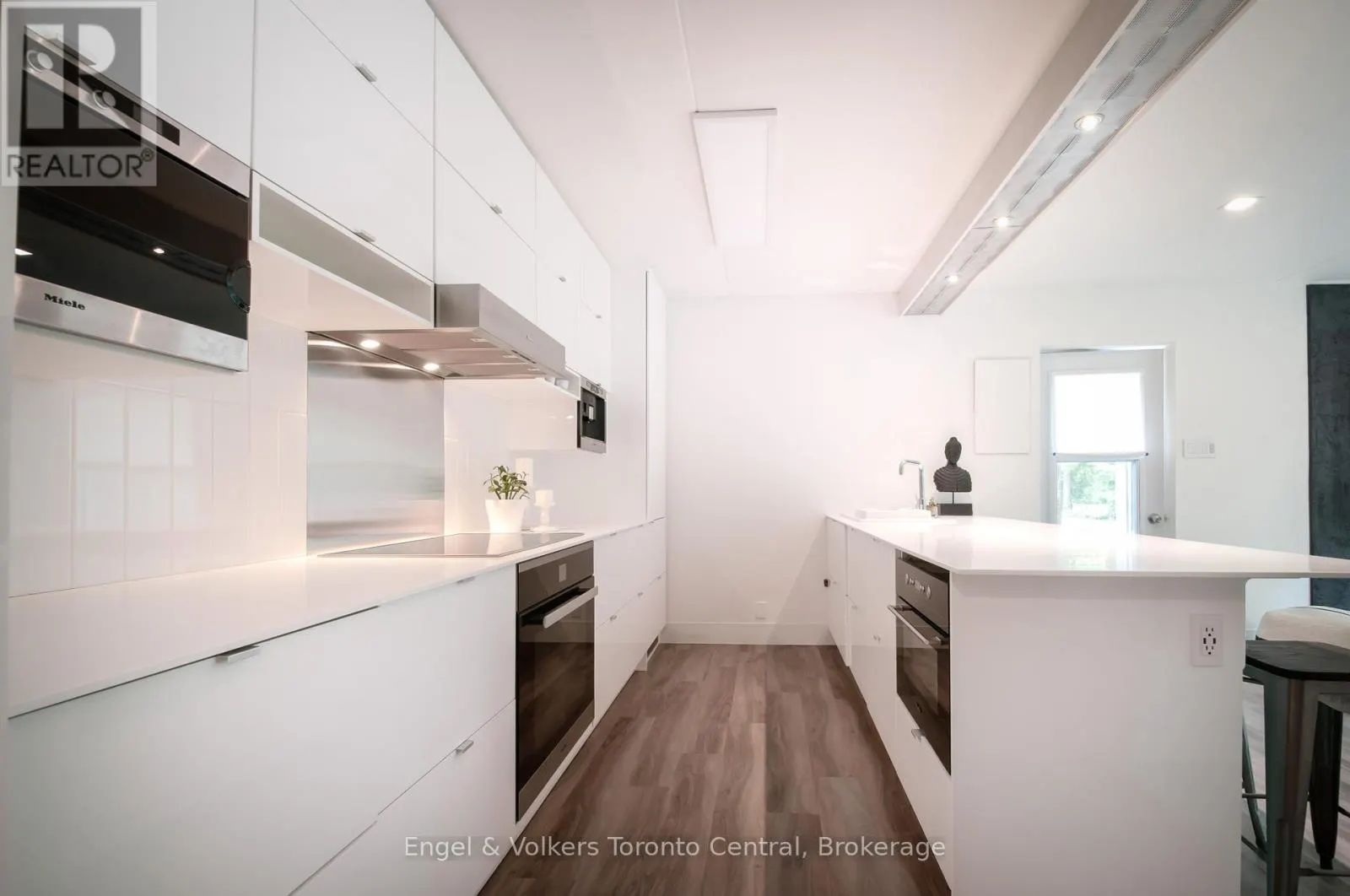 50 - 19 DAWSON DRIVE #50
