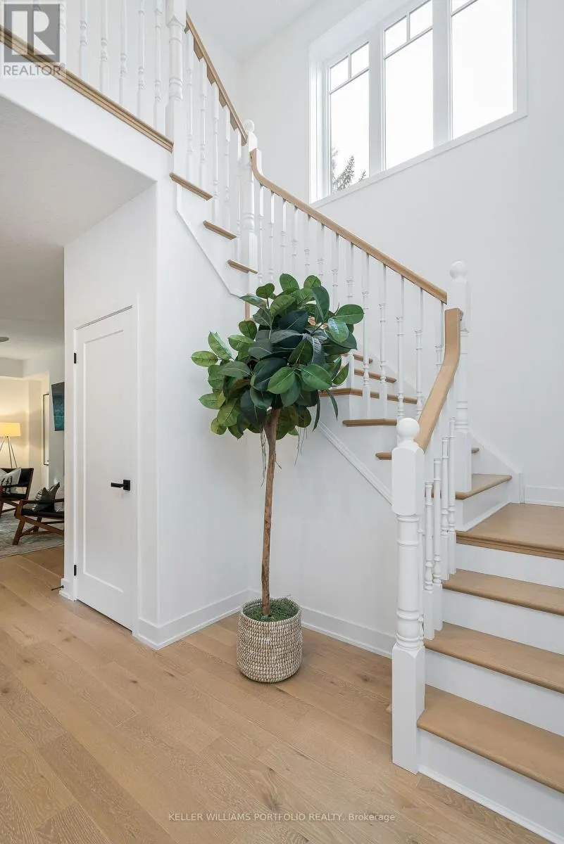 51 MAIDENS CRESCENT