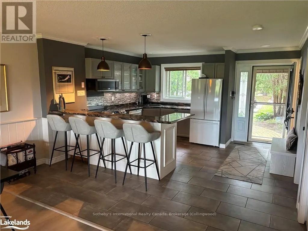 570 OXBOW CRESCENT