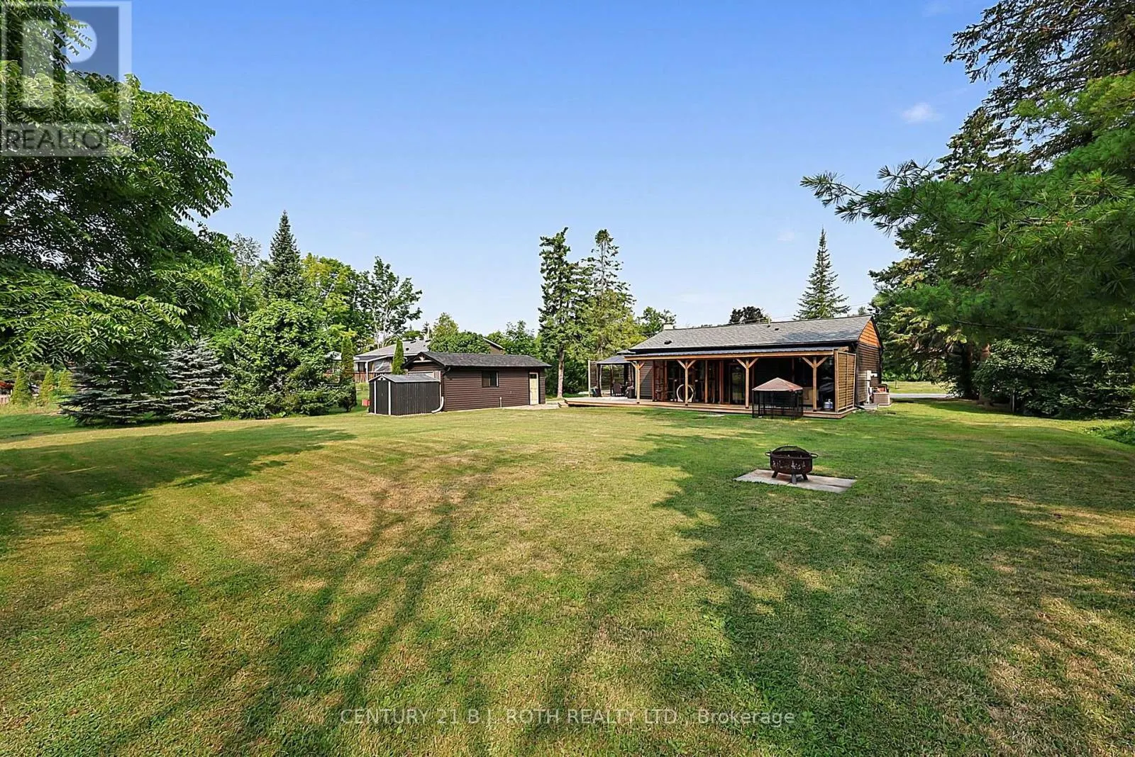 25 GLENGROVE AVENUE