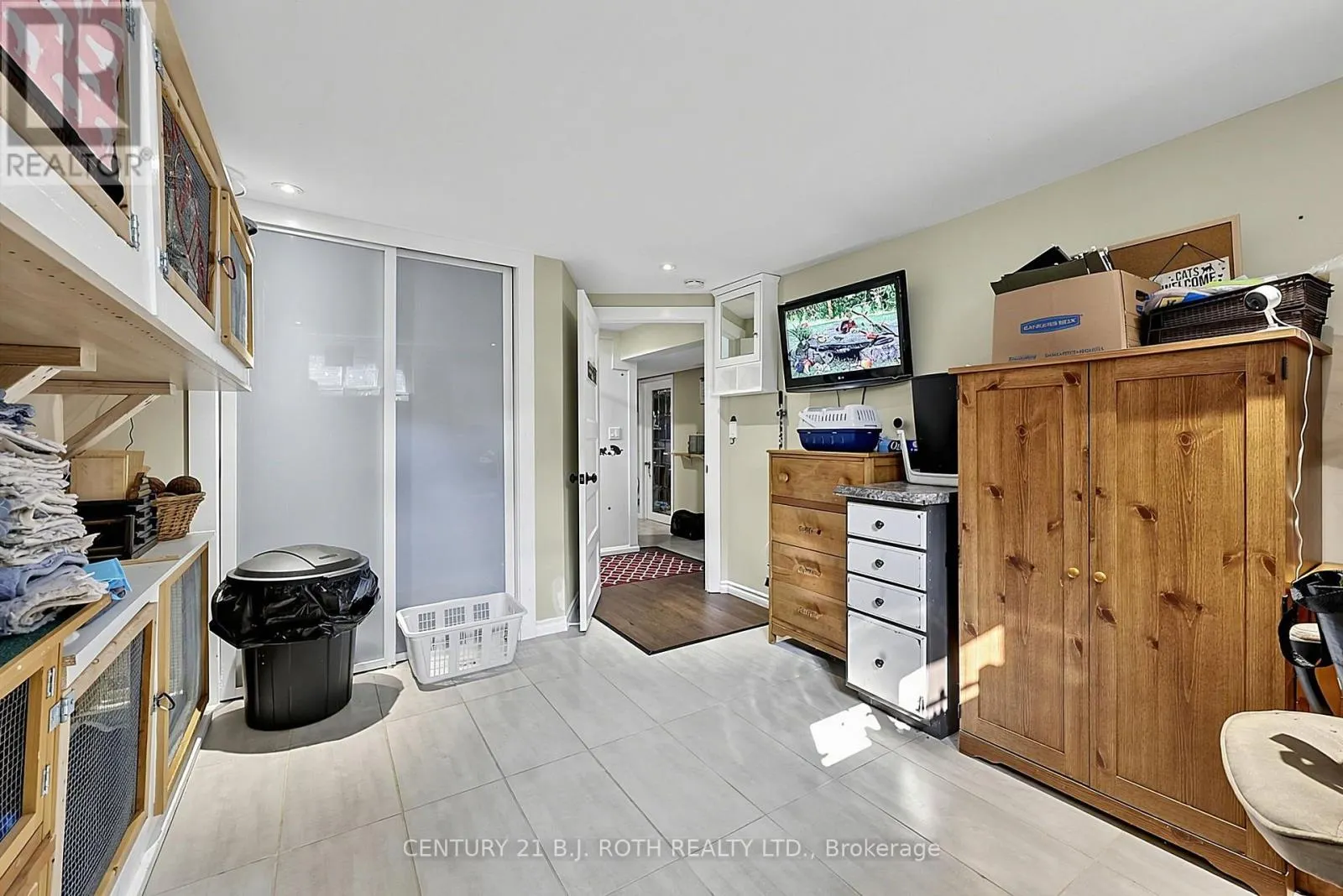 25 GLENGROVE AVENUE