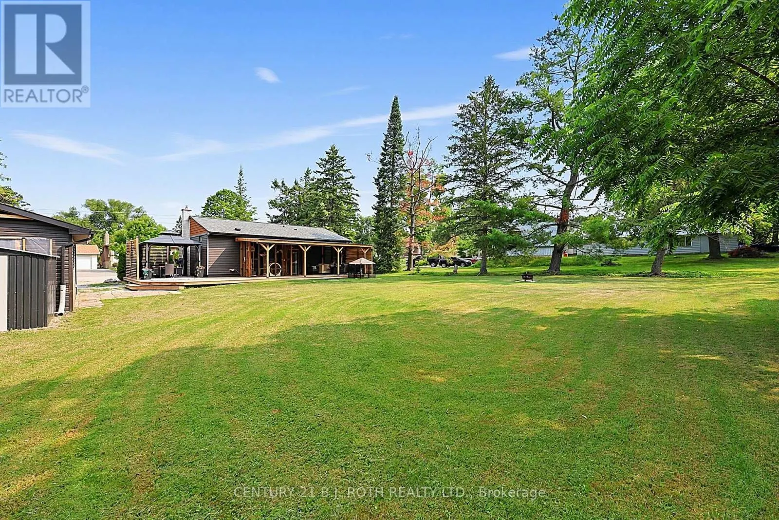 25 GLENGROVE AVENUE