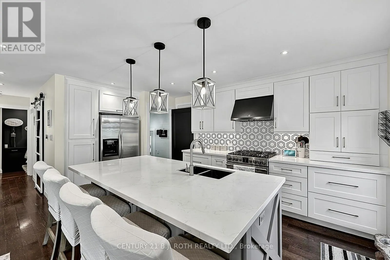 25 GLENGROVE AVENUE