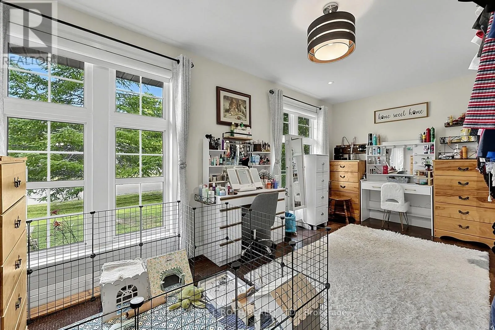 25 GLENGROVE AVENUE