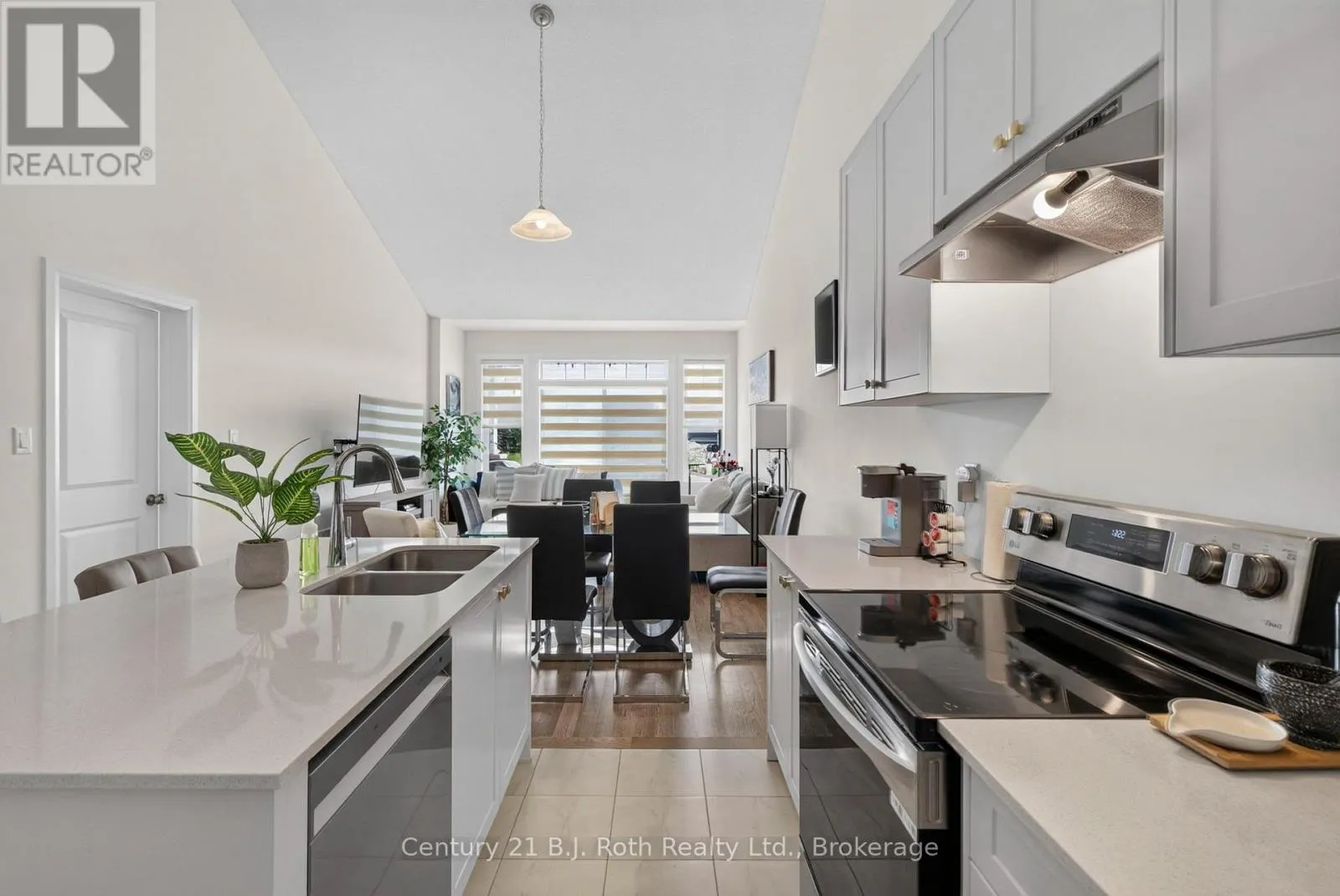 543 HUDSON CRESCENT