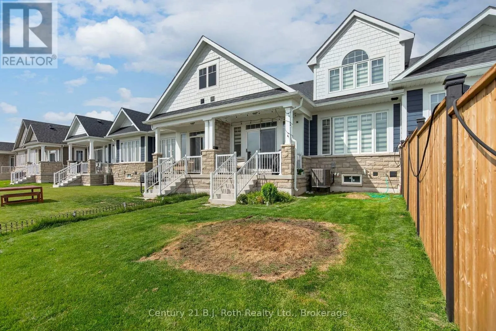 543 HUDSON CRESCENT