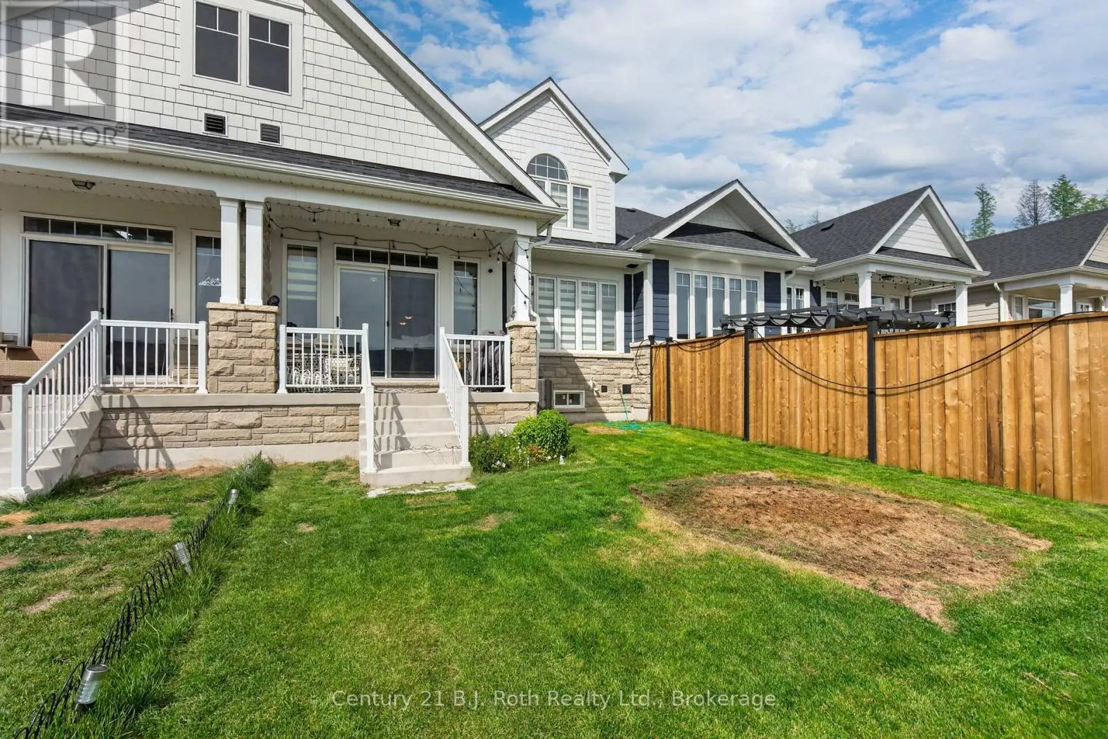 543 HUDSON CRESCENT