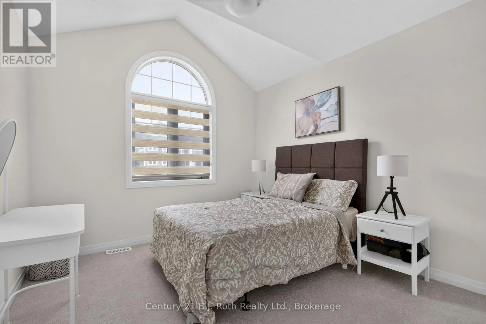 543 HUDSON CRESCENT