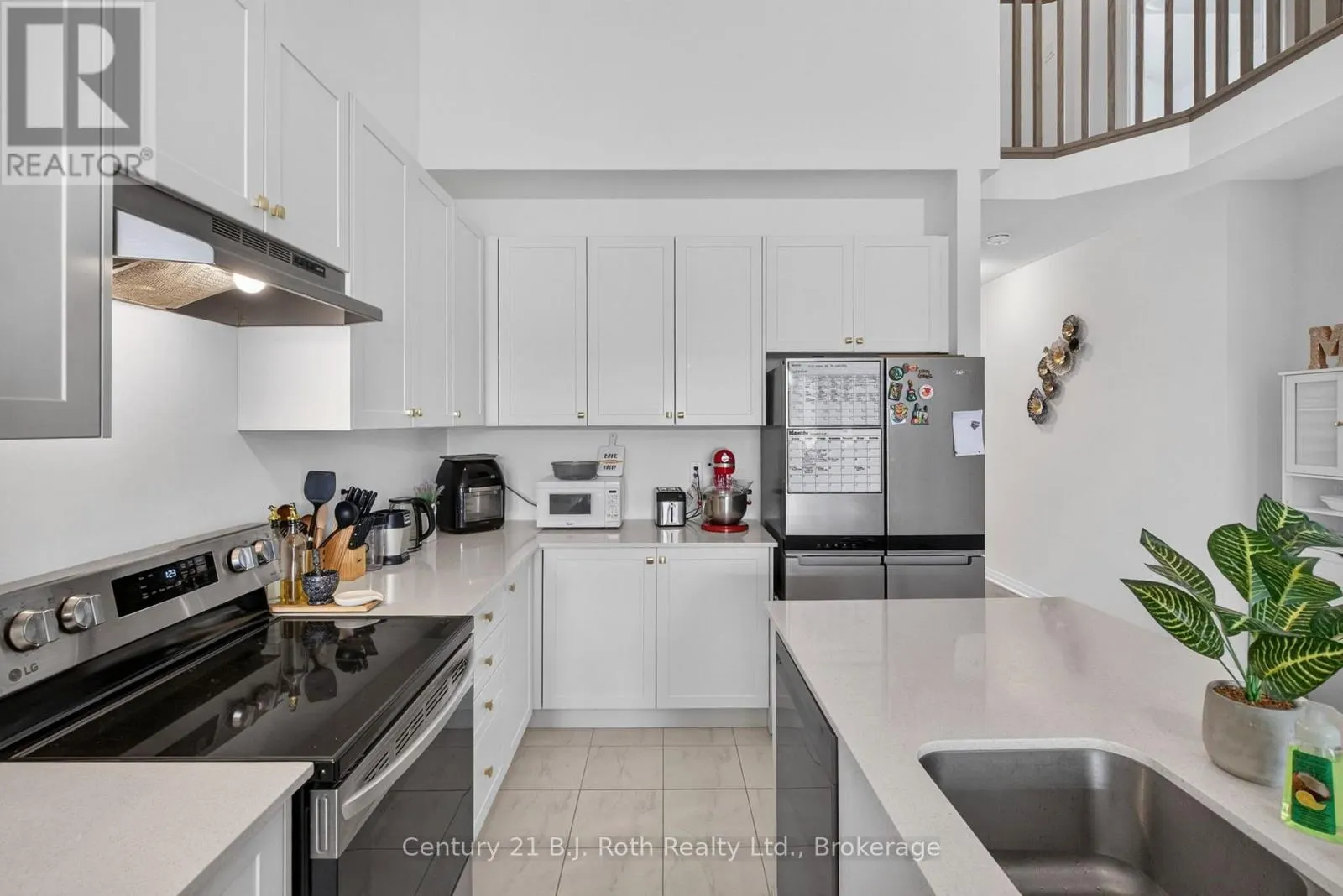 543 HUDSON CRESCENT