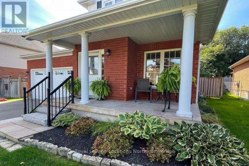 61 MARINA CRESCENT