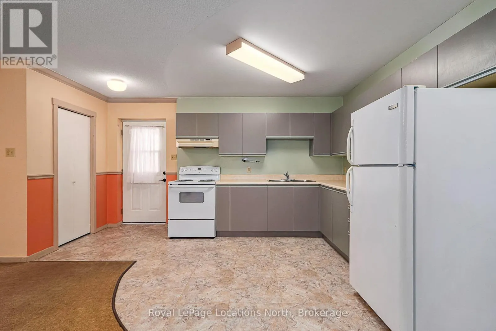 1 - 891 RIVER ROAD W #1