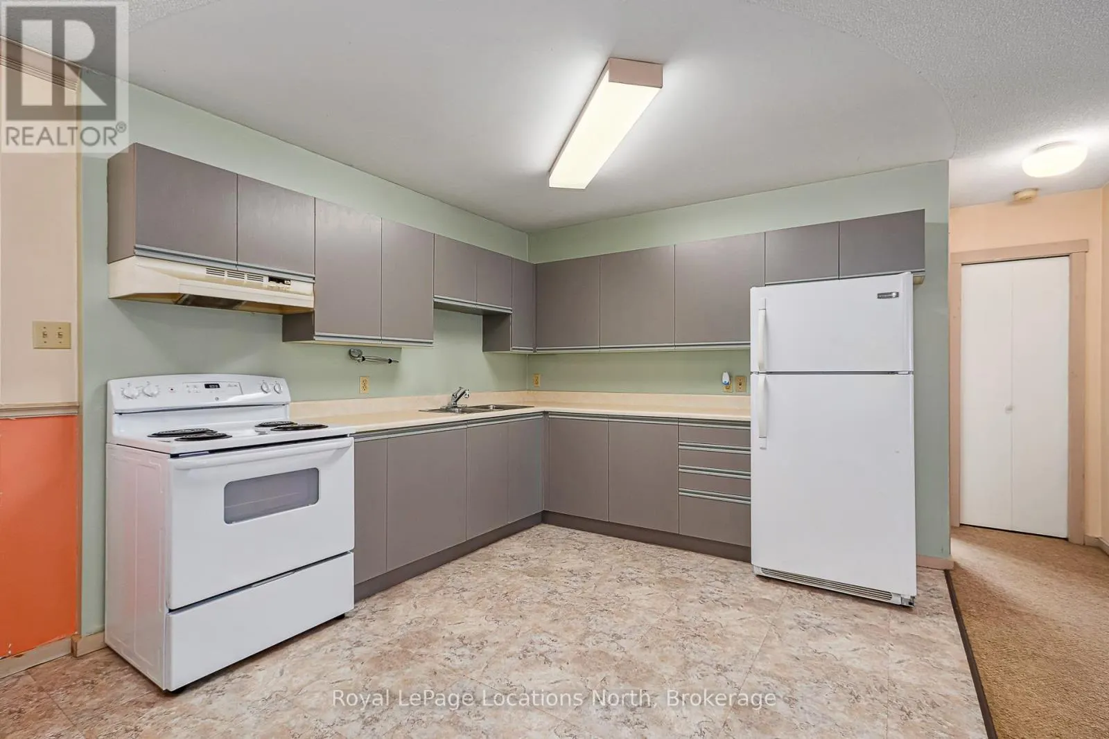 1 - 891 RIVER ROAD W #1