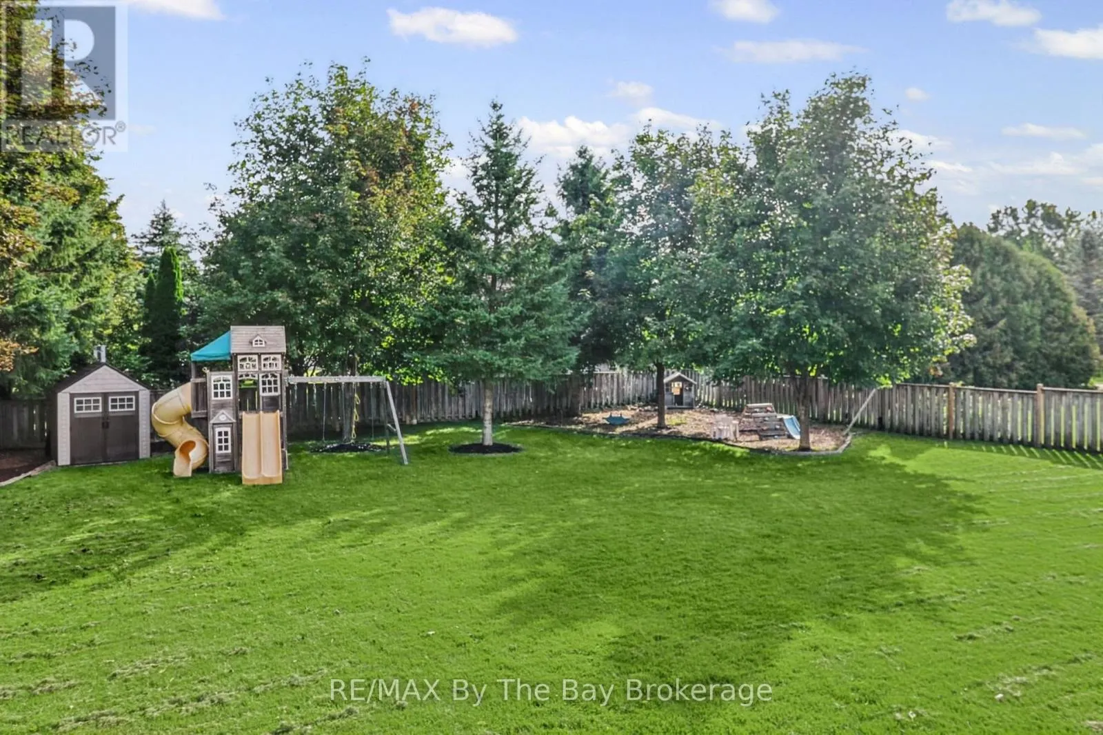 2 RED OAK DRIVE