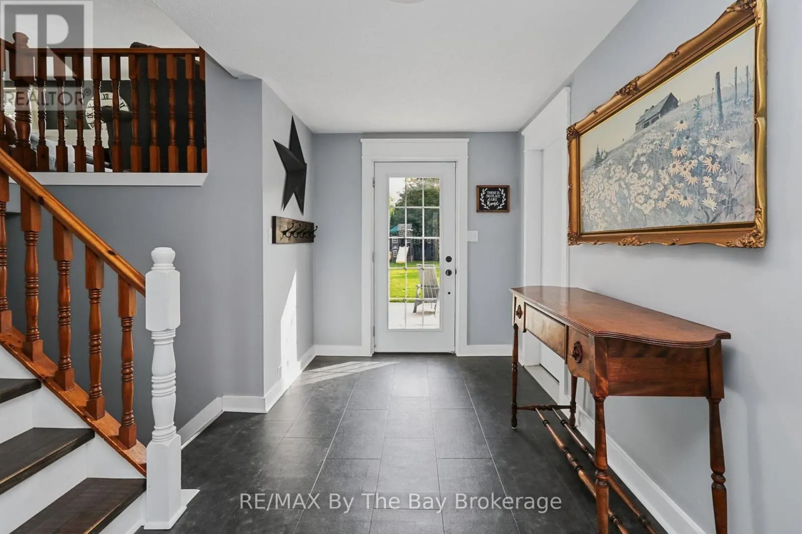 2 RED OAK DRIVE