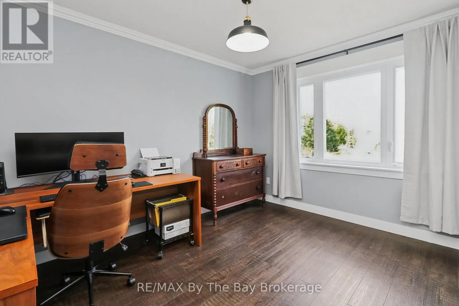 2 RED OAK DRIVE
