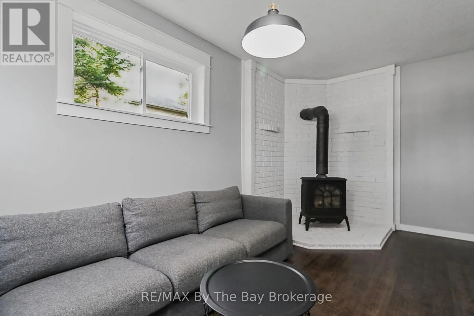 2 RED OAK DRIVE