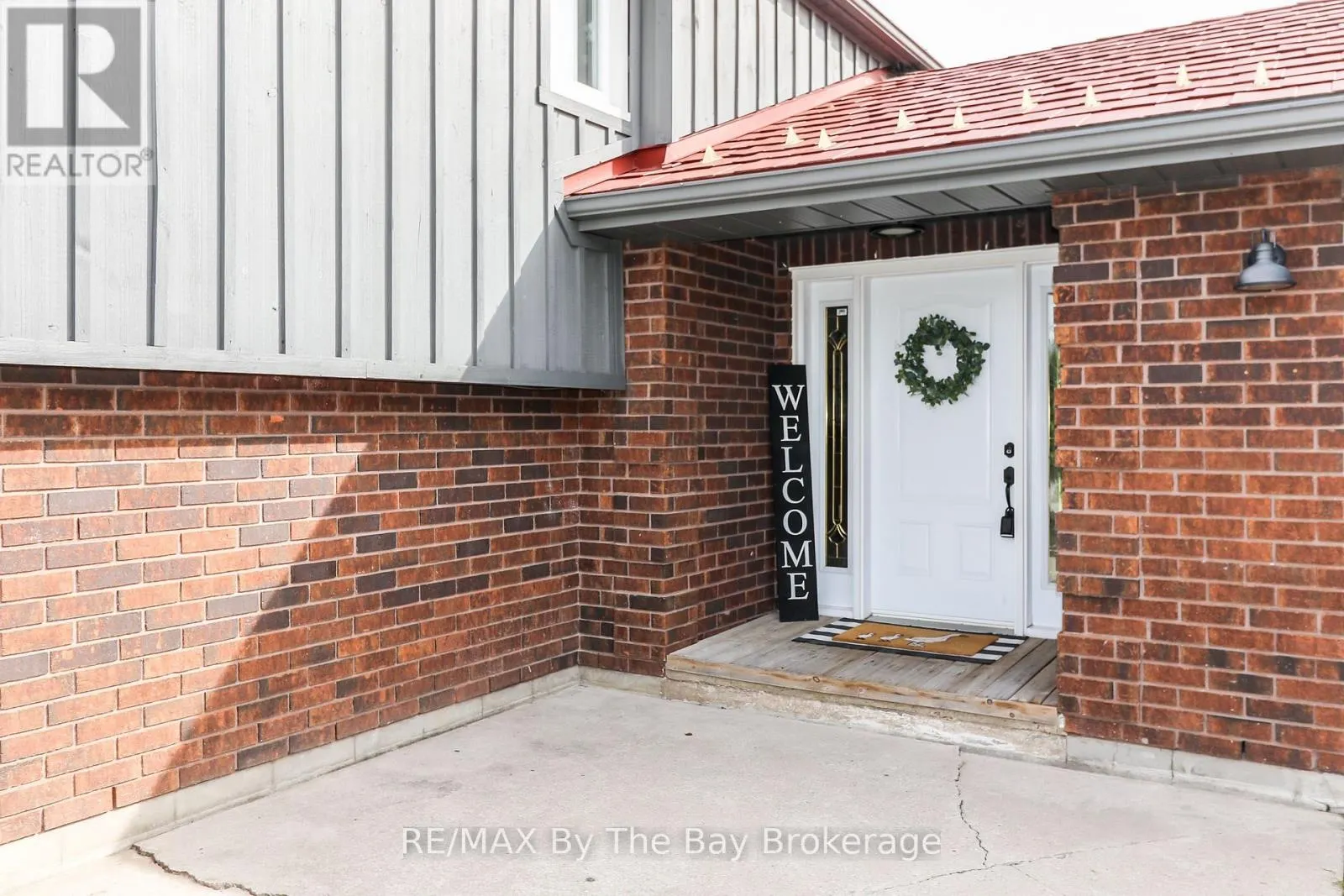2 RED OAK DRIVE