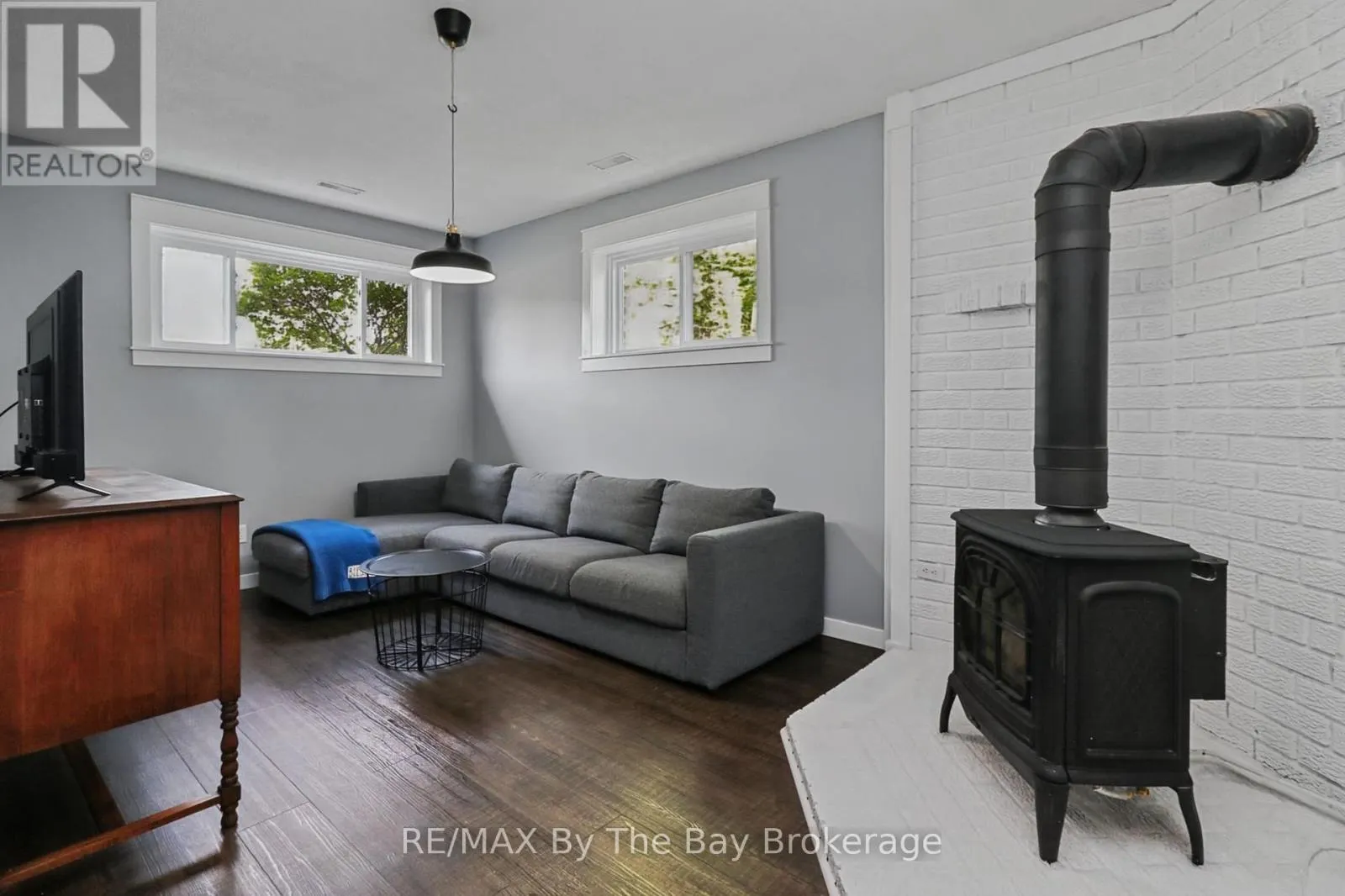 2 RED OAK DRIVE