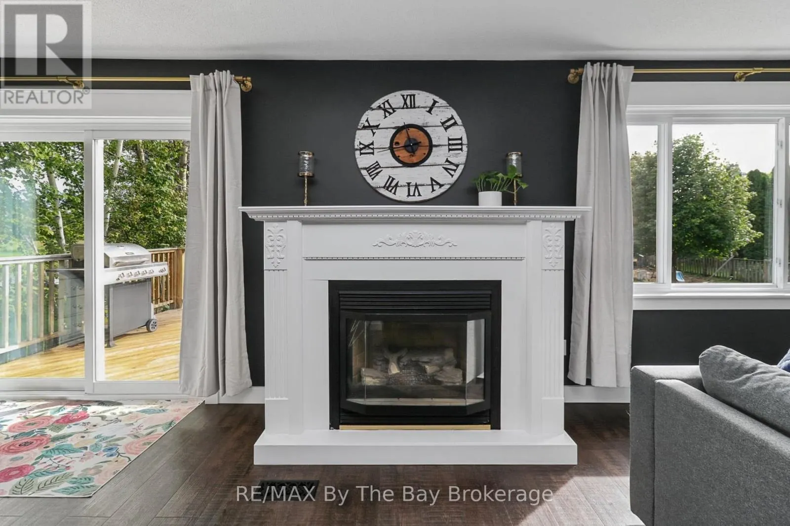 2 RED OAK DRIVE