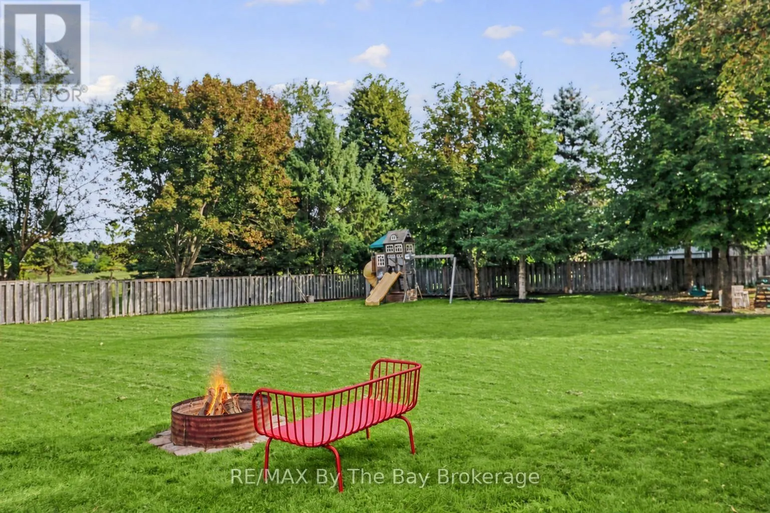 2 RED OAK DRIVE