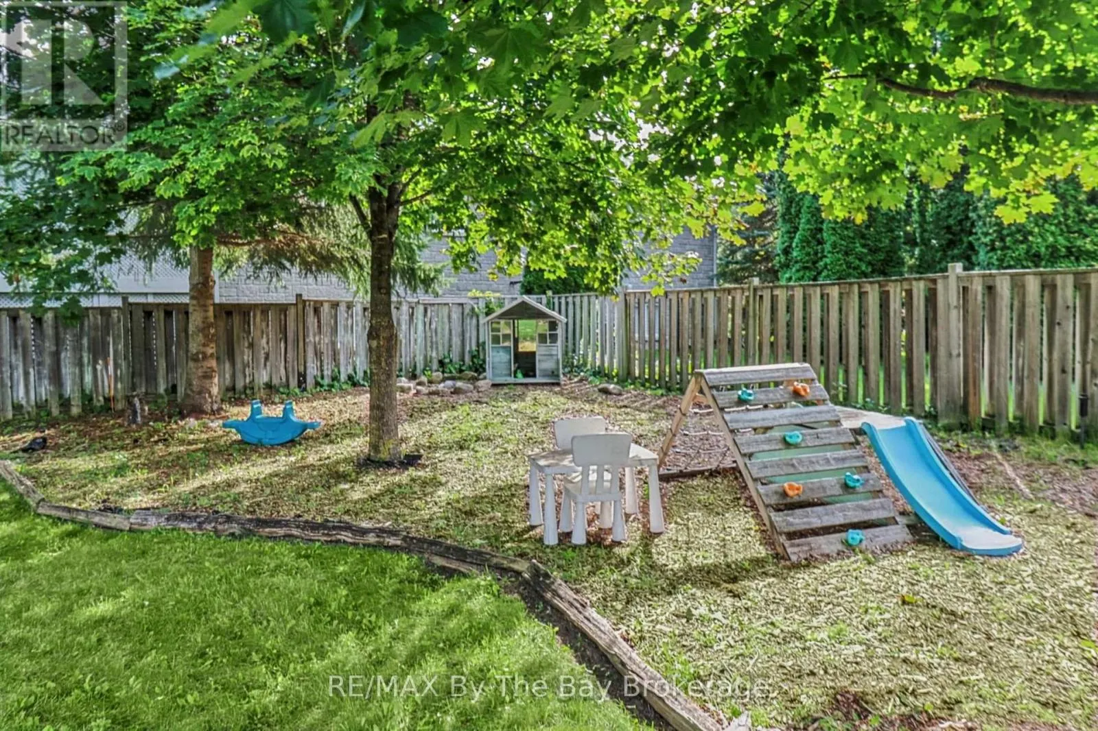 2 RED OAK DRIVE