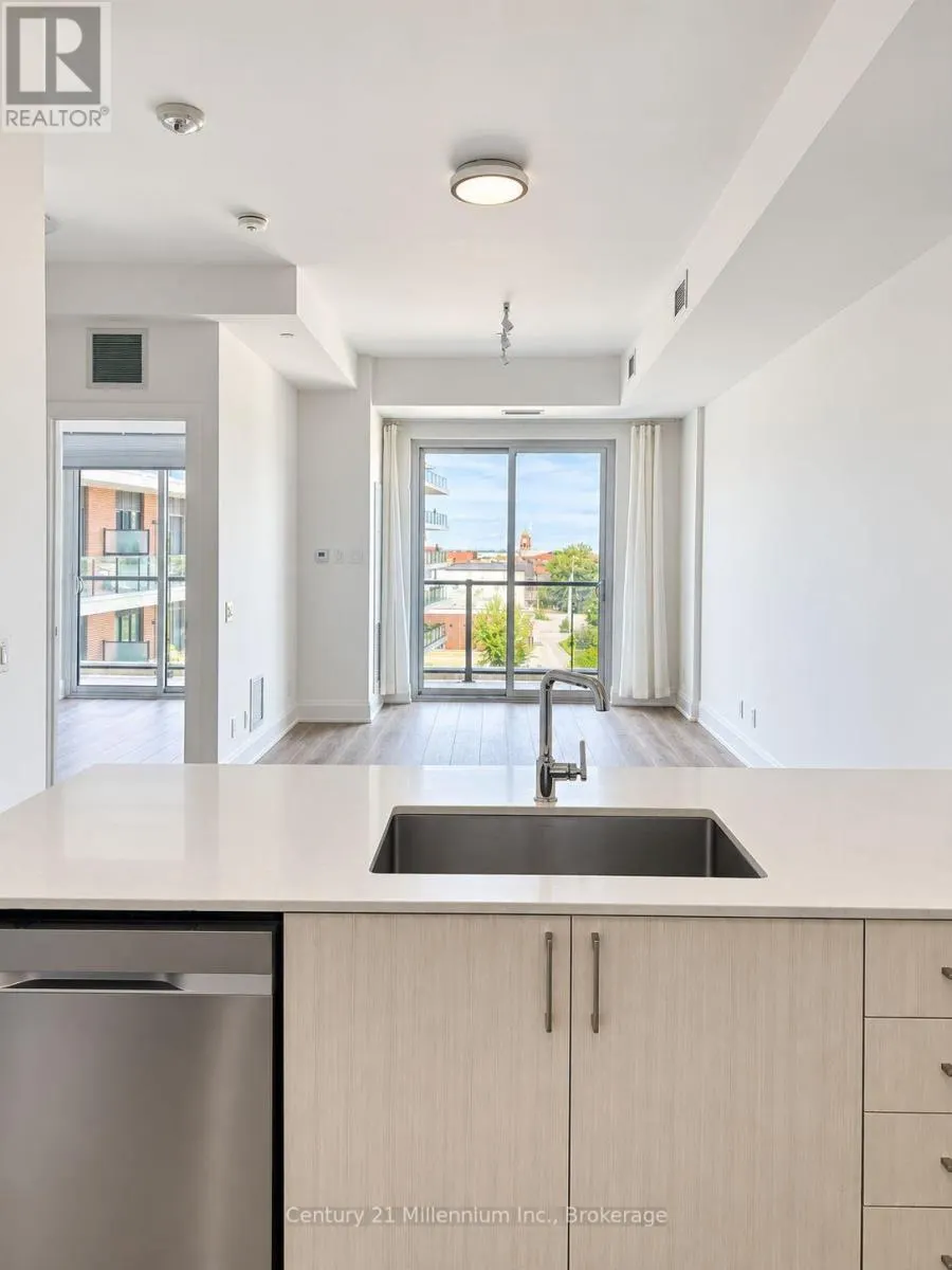 402 - 1 HUME STREET #402
