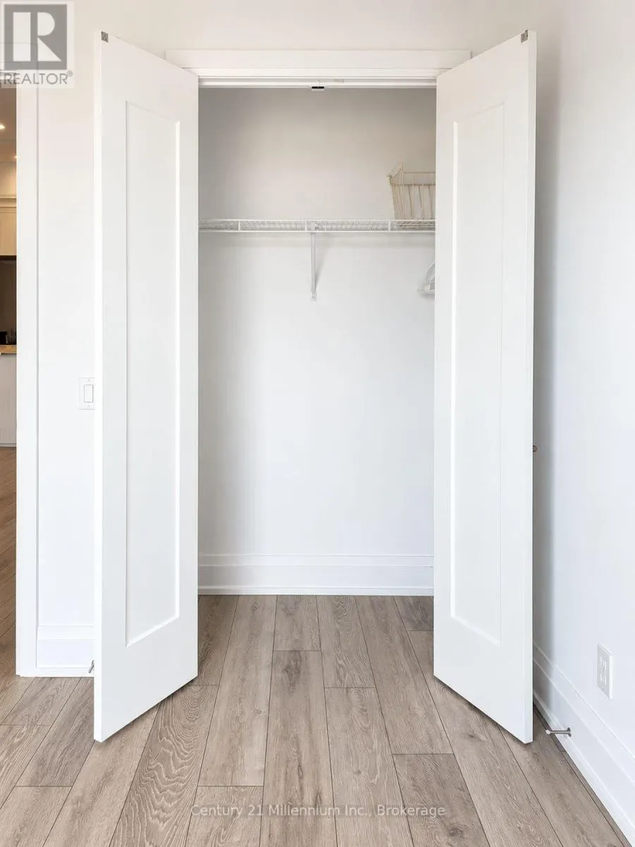402 - 1 HUME STREET #402