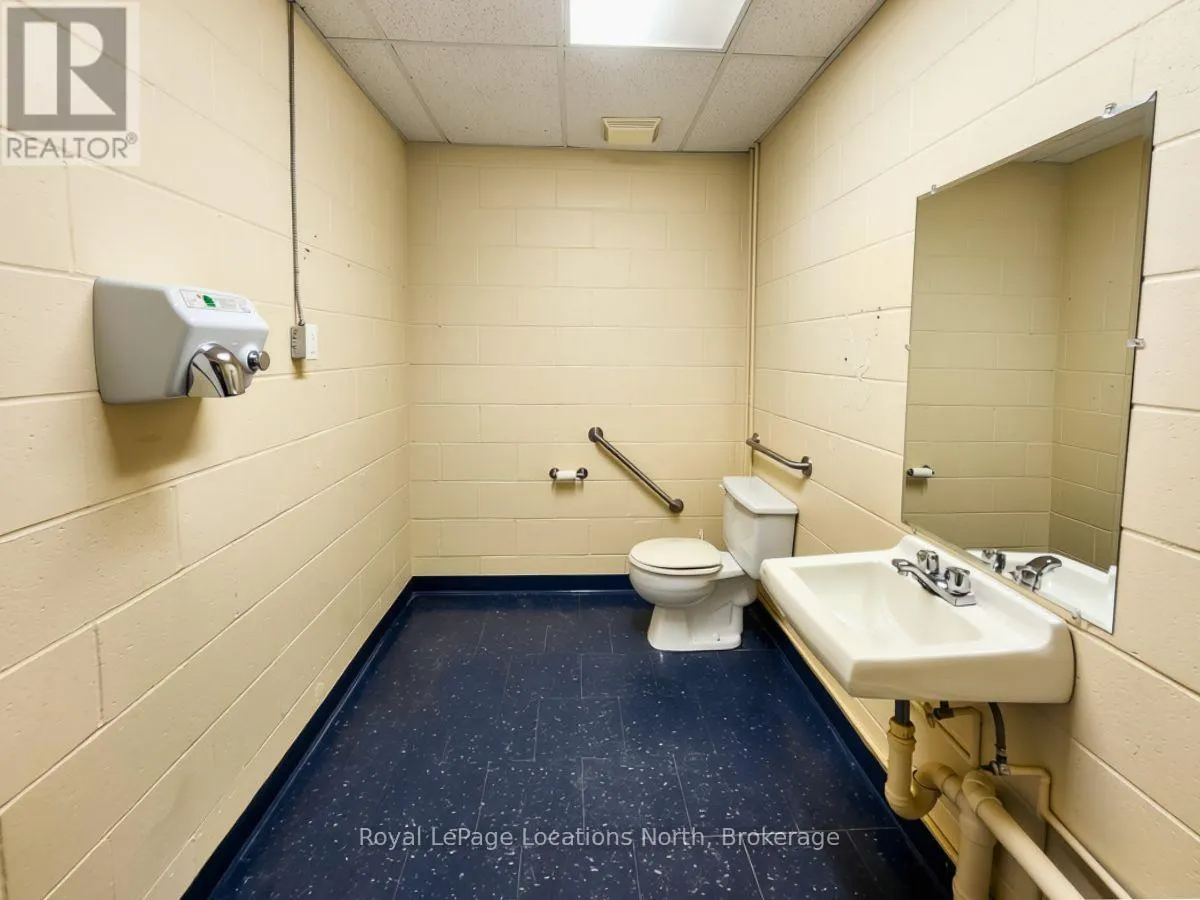 UNIT 3 - 101 PRETTY RIVER PARKWAY S #Unit 3