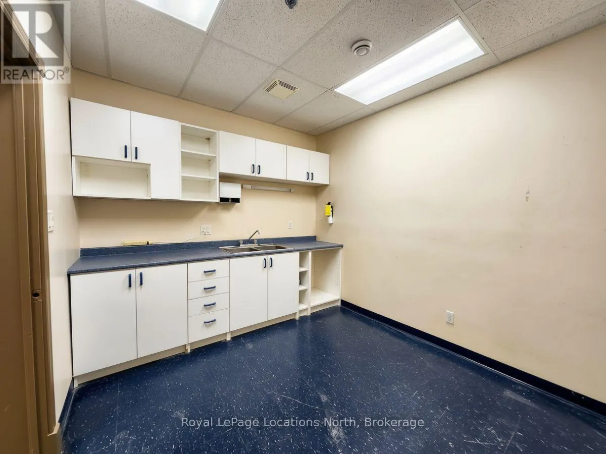 UNIT 3 - 101 PRETTY RIVER PARKWAY S #Unit 3